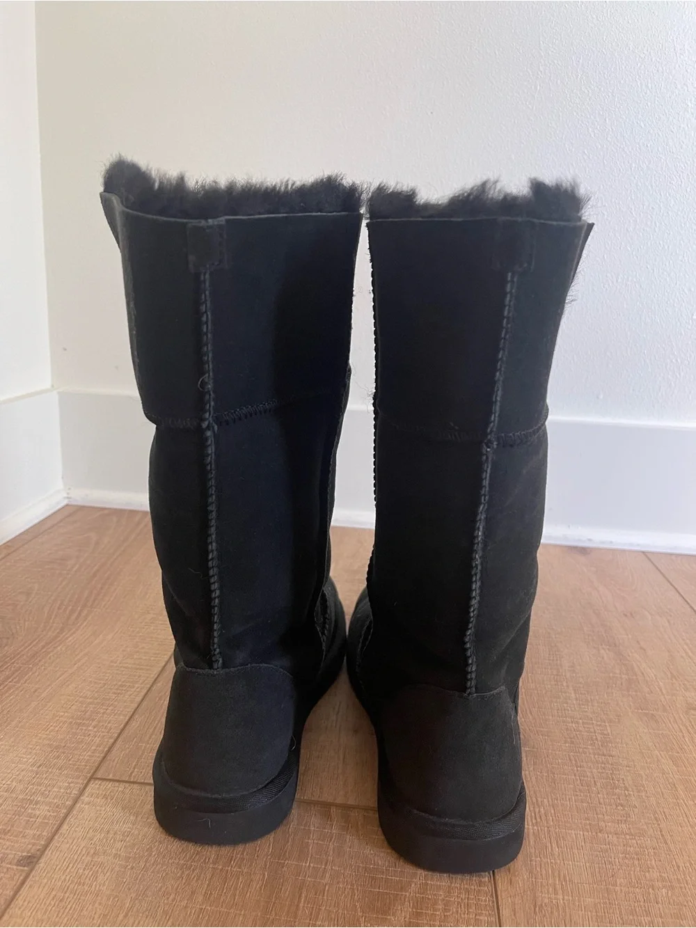 Black Women's Ugg Style Shearling-Lined Winter Boots